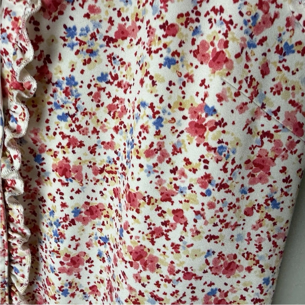 Ava & Grace Blouse Size Medium Top Floral Short Sleeves Ruffles Button Up - Picture 4 of 7